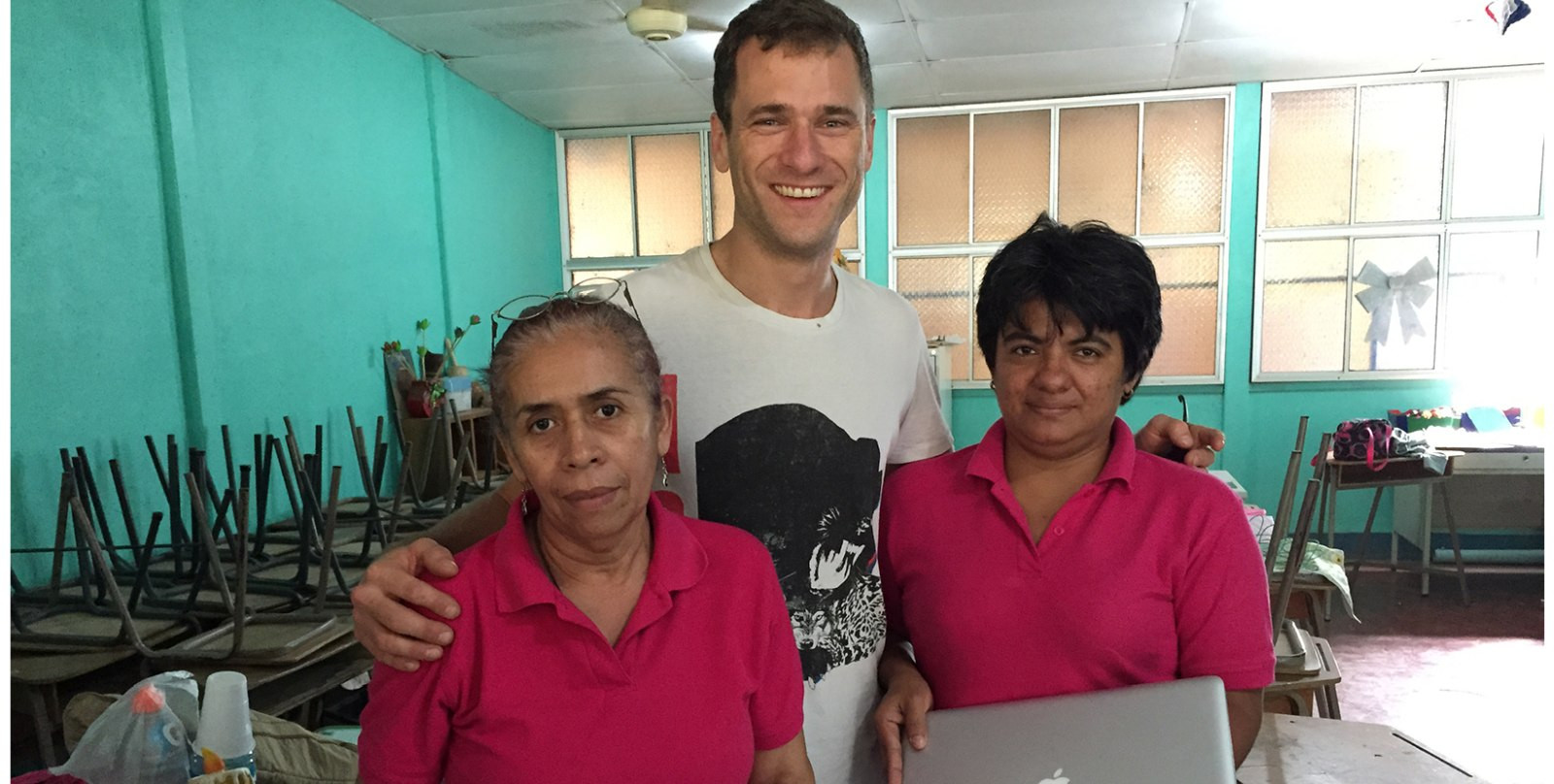 Escuela La Esperanza De Nosara Recibe Donaciones Luego De Robo Millonario