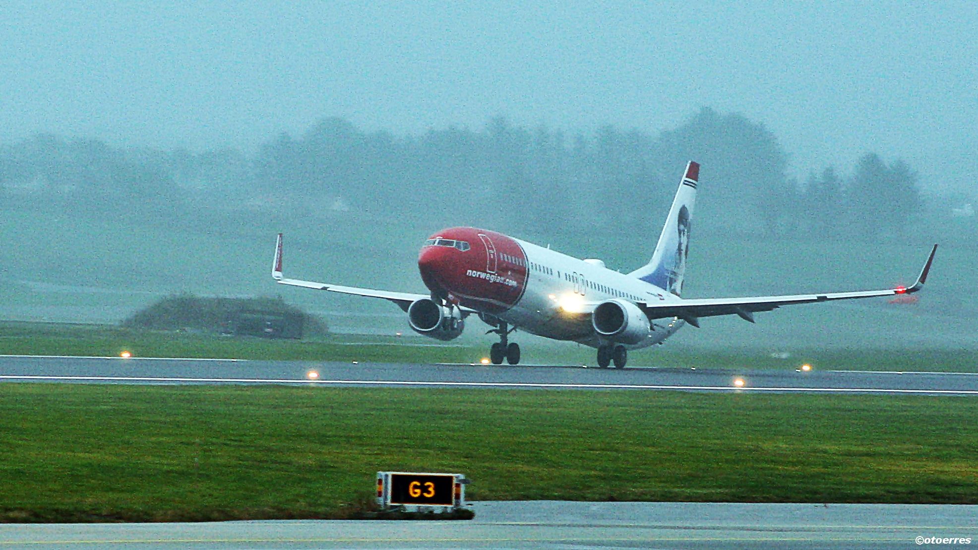 Norwegian - B 737-800 - Sola