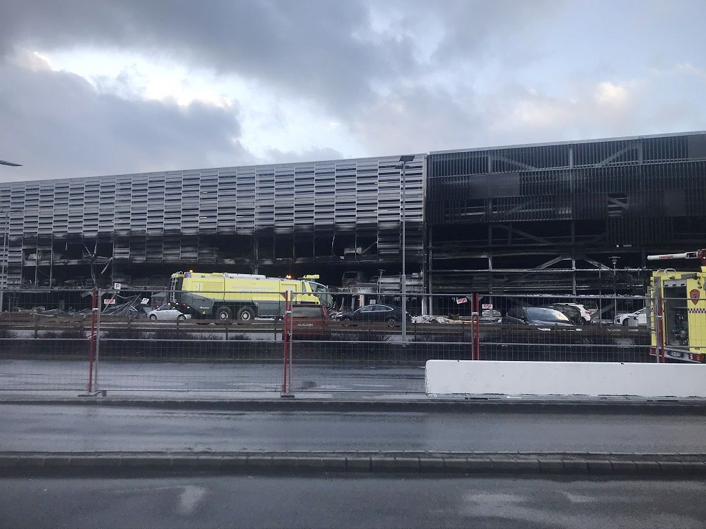Parkeringshus - Stavanger lufthavn - Sola - Brann - januar 2020 - Frende
