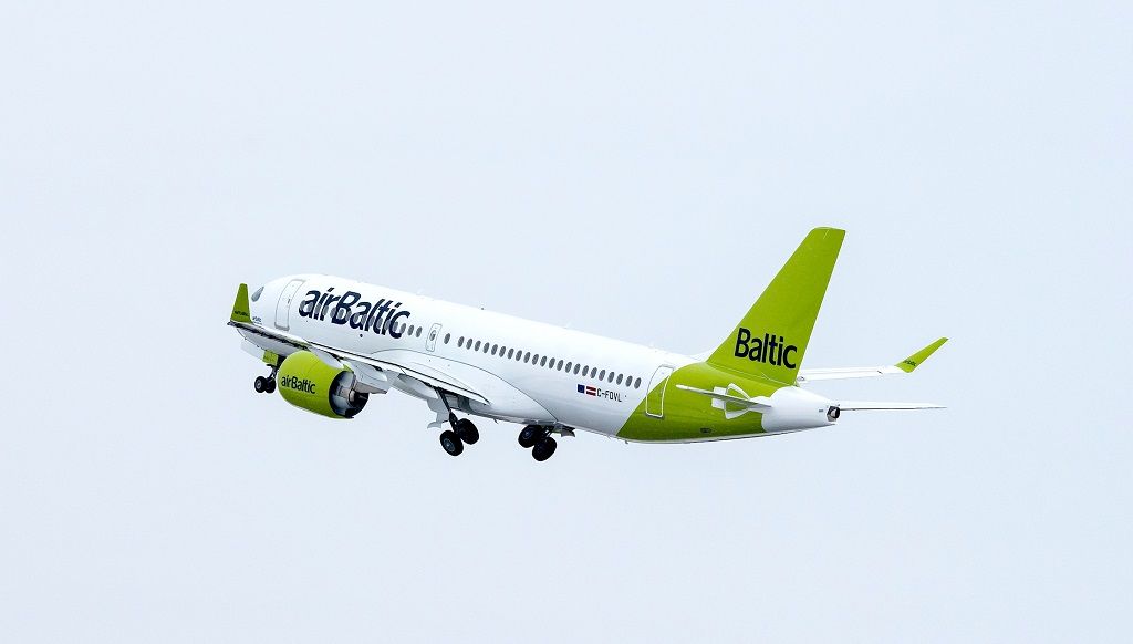airBaltic - airbus A 220-300 - Take off