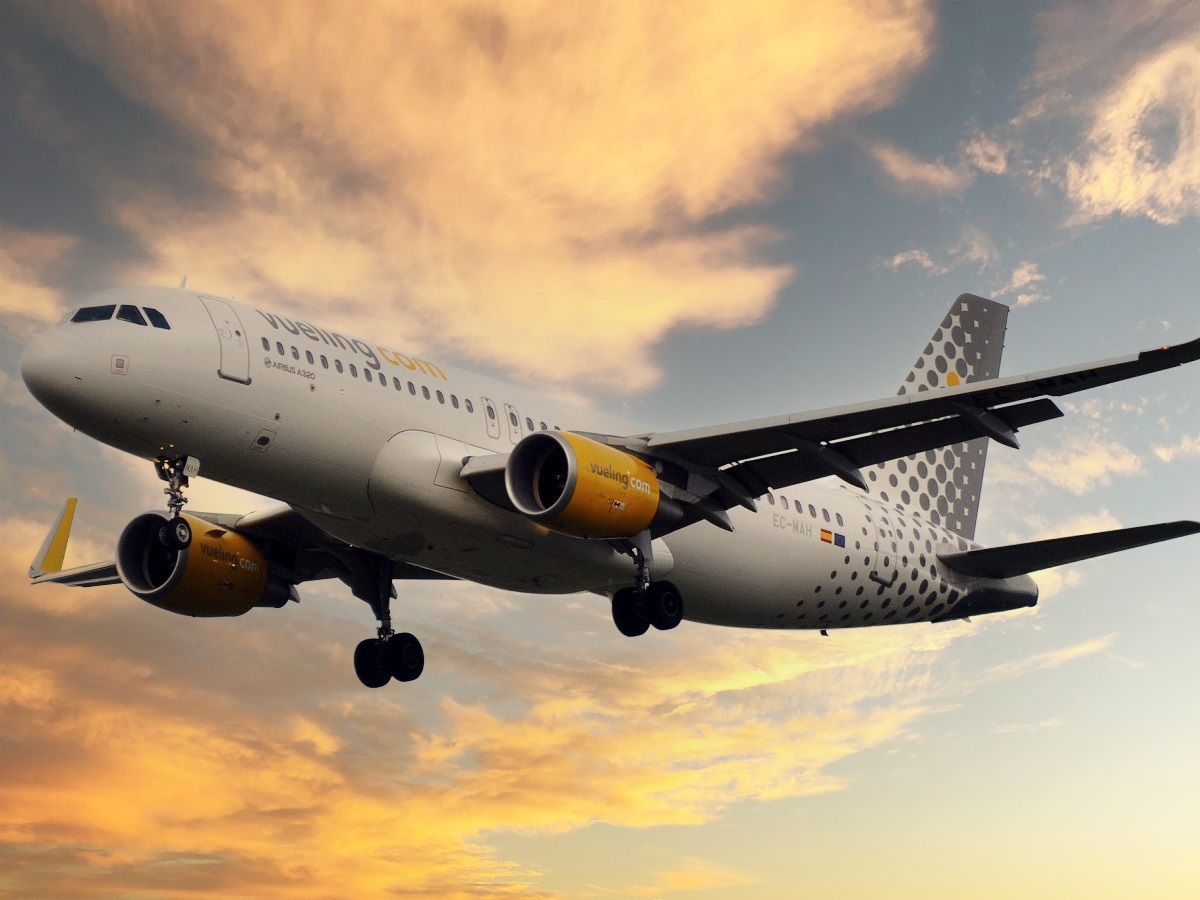 Airbus A 320 - Vueling - IAG Group