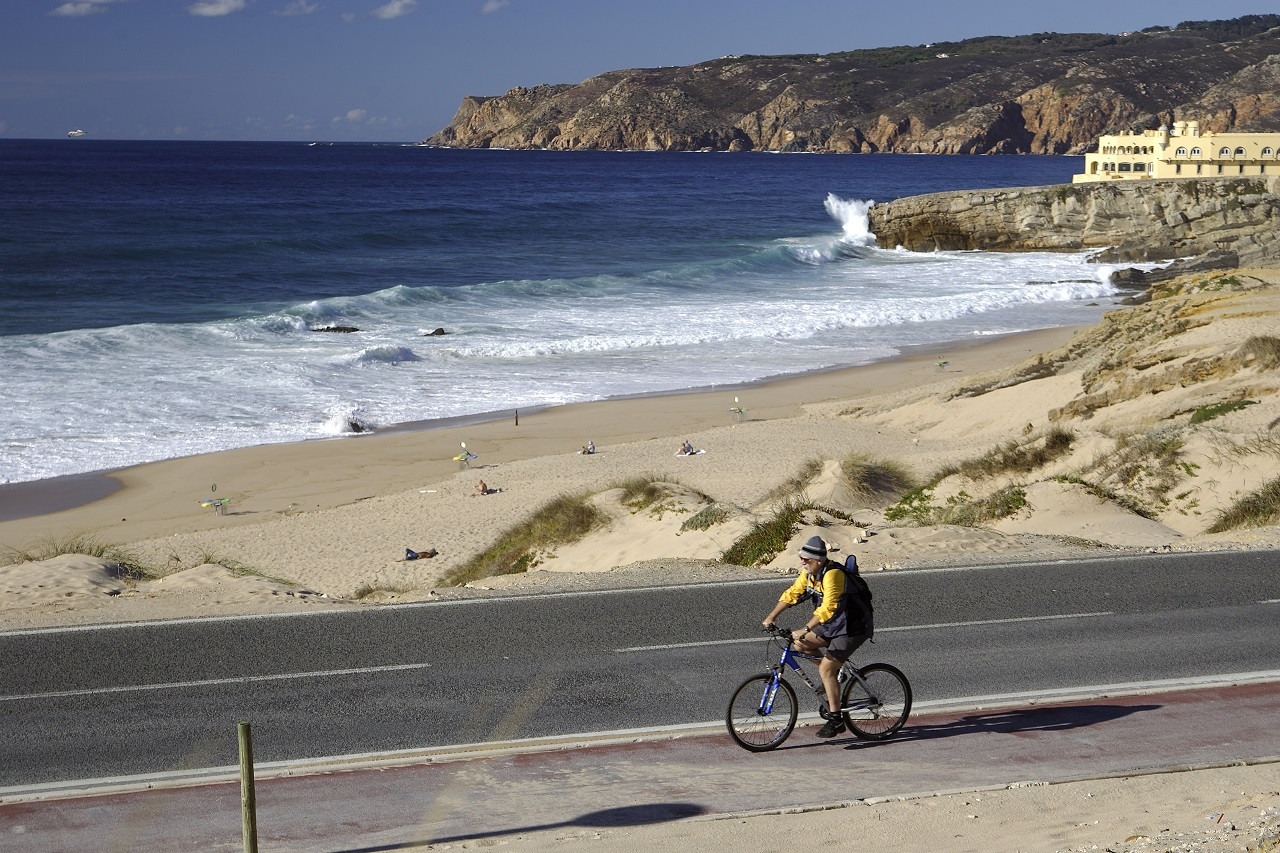 Syklist - kystlandskap - Portugal