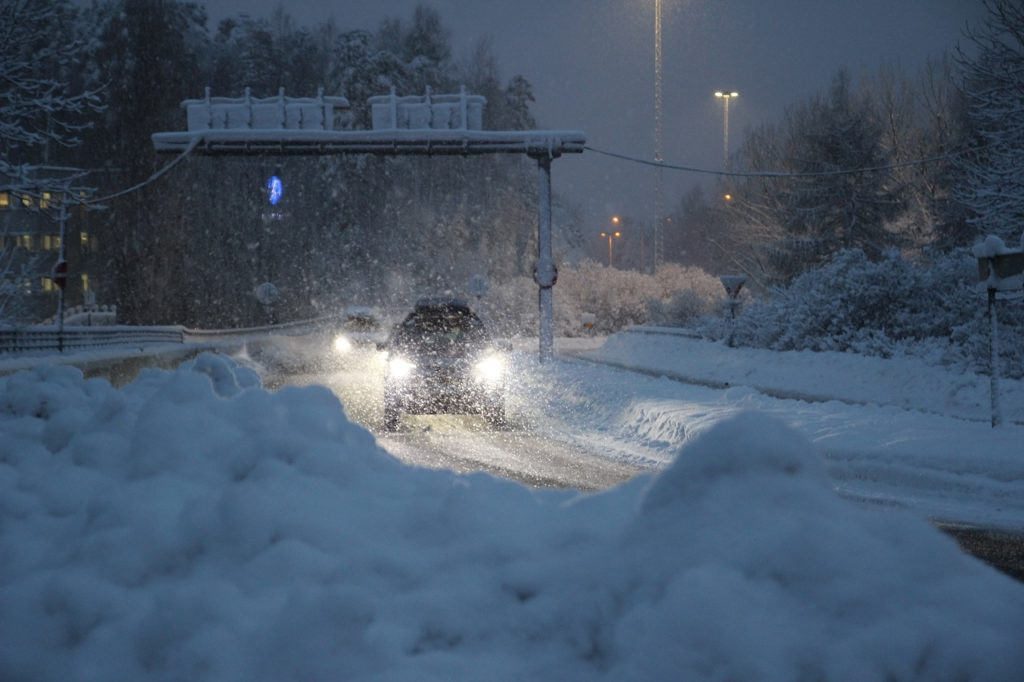 Snø - Vinter - Bilkjøring - If 