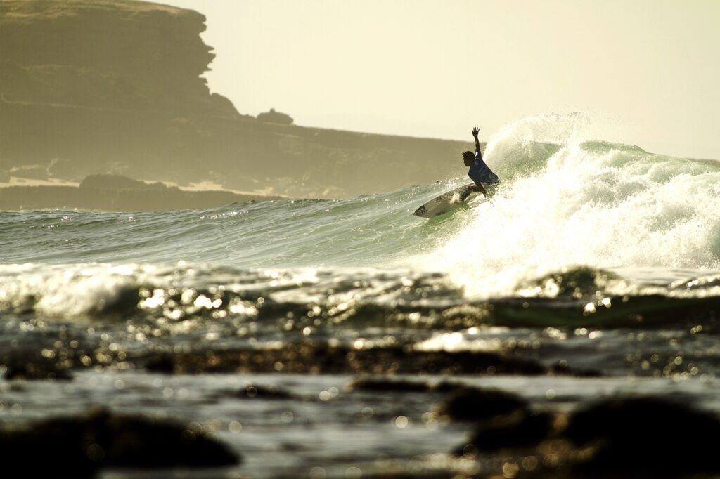 Surfer - Bølgesurfing - Ericeira - Lisboa - Portugal 