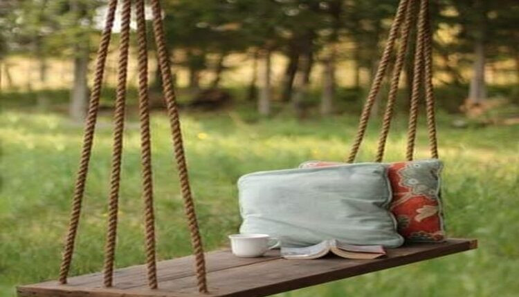 21 Ide Kursi Ayunan Taman yang Cantik untuk Bersantai
