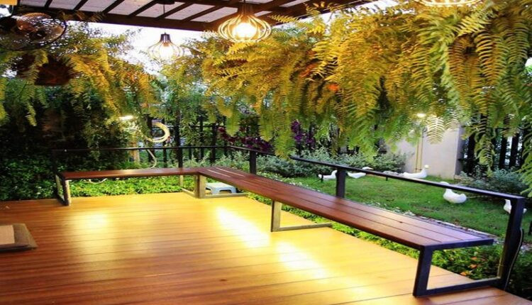 30 Ide Desain Balkon, Bersantai di Semilir Angin Alami