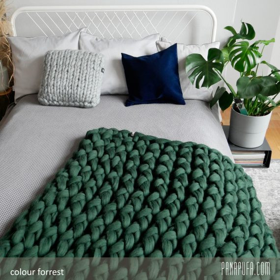scandinavian-style-chunky-knit-blanket-interior-decoration-trends-2021-natural-earth-colors-palette-panapufa
