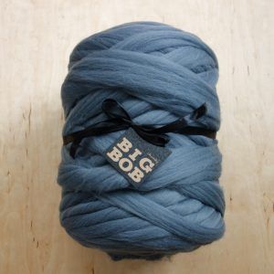 gray-super-chunky-merino-yarn-extreme-arm-knitting-DIY