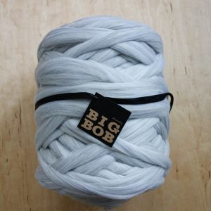 super-chunky-merino-yarn-extreme-arm-knitting-DIY-light-grey-melange--color