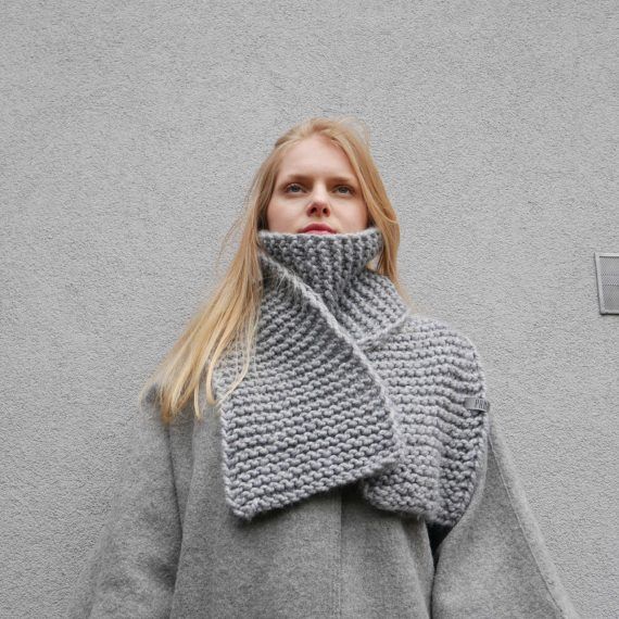 chunky-knit-alpaca-scarf-panapufa-panapufa-luxurious-fashion-trends-2021