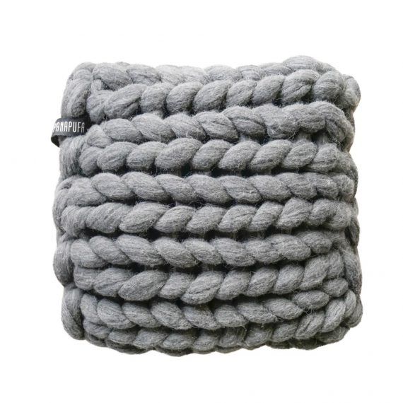 chunky-knit-merino-pillow-knitted-cushion-extreme-arm-knitting-scandinavian-style-panapufa