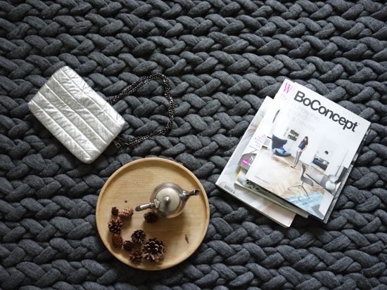 scandinavian-cosy-natural-chunky-knit-wool-rug-interior-design-trends-2022-panapufa-husky)
