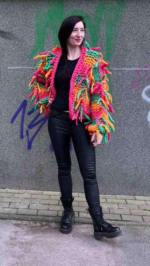 chunky-cardigan-with-multicolor-fringes-colorful-chunky-knit-merino-wool-collosal-knits-unique-handmade-hand-knitted-sweater